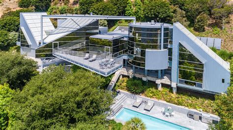 In Malibu, a Rare Glass House by Architect Ed Niles Asks $5.8M ...