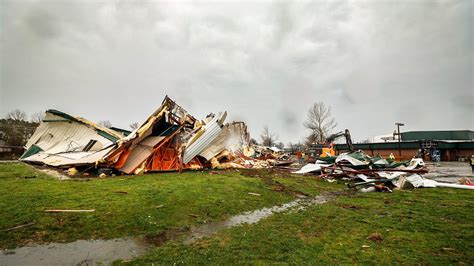 Tornado in Northwest Arkansas Injures 7 and Destroys Part of a School - The New York Times