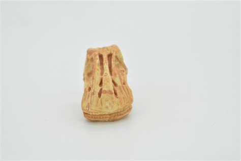 Nigersaurus, Dinosaur Skull Fossil, Very Realistic Rubber Reproduction 2" CH130 B231