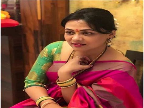 Photo: Prarthana Behere goes all traditional with a saree | Marathi Movie News - Times of India