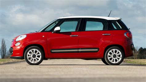 Fiat 500L Review 2025 | Top Gear