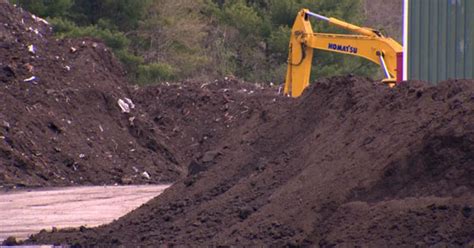 Middleboro Residents Say Smell From Recycling Center Is Making Them Sick - CBS Boston