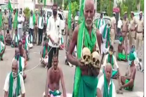 Tamil Nadu Farmers Protest With Human Skulls on Bharat Bandh Against Agriculture Bills