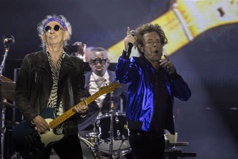 Keith Richards Shares 80th Birthday Message for Bandmate Mick Jagger ...