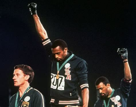 Punidos por protesto em 1968. Tommie Smith e John Carlos serão recebidos por Barack Obama ...