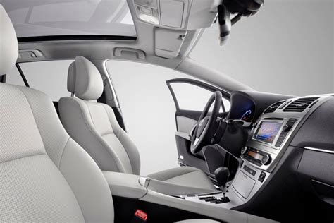 2012-Toyota-Avensis-Interior - The Supercars - Car Reviews, Pictures ...