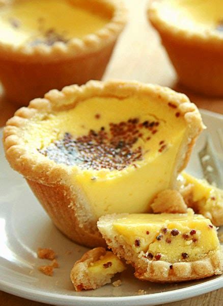 Egg custard tarts