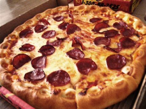 UTOPIA: Pizza Hut "Cheesy Lava" Pizza