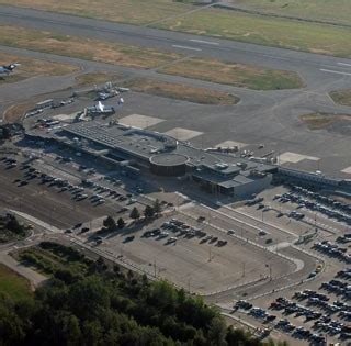 Airport parking fees on the rise April 1 - Kelowna News - Castanet.net