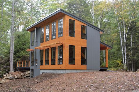 Modern Maine Cottage [ TINY HOUSE TOWN ]