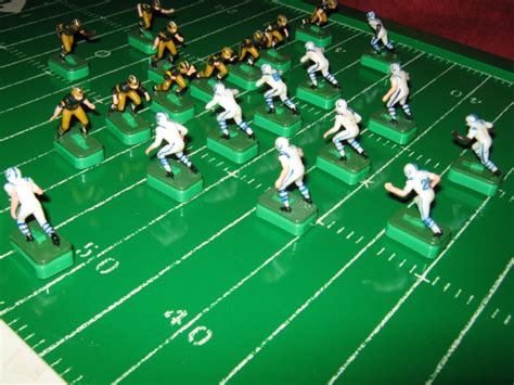 TUDOR ELECTRIC FOOTBALL GAME Model 510 NFL Packers Colts