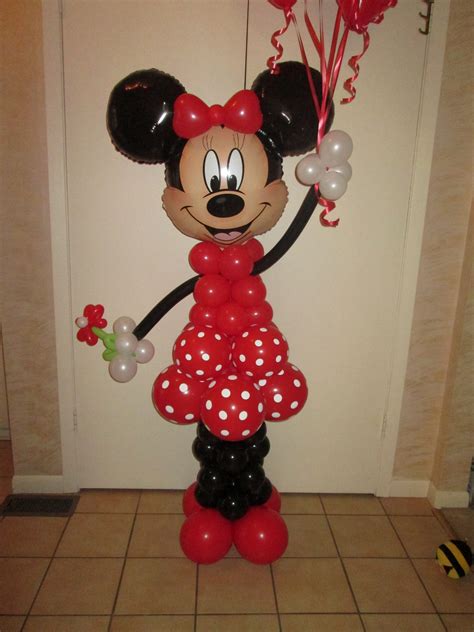 Minnie Mouse in red! Perfect delivery a special birthday. This balloon Minnie Mouse can be made ...