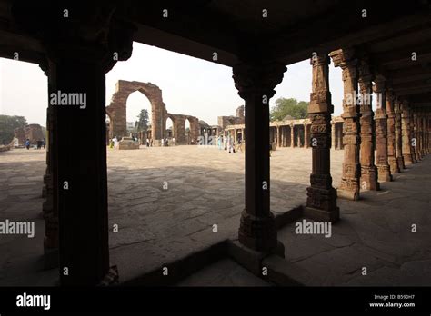 QUTAB COMPLEX IN DELHI INDIA Stock Photo - Alamy