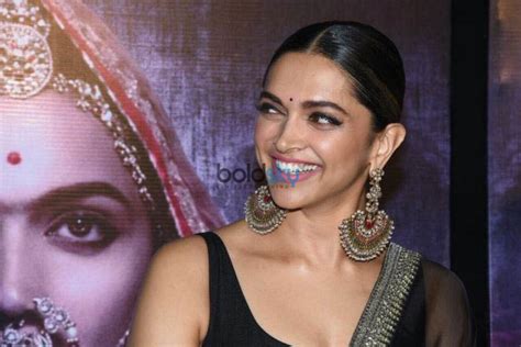 Deepika Padukone Promotes Padmavati Photos - Pics 335839 - Boldsky ...