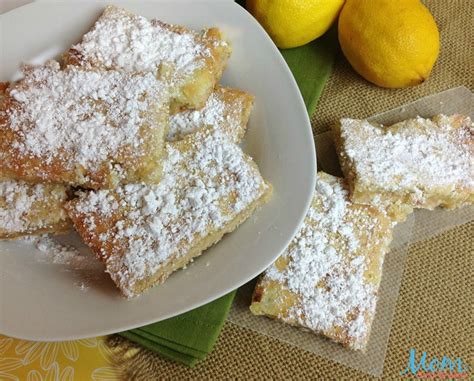 Easy Delicious Lemon Squares #Recipe - Mom Does Reviews