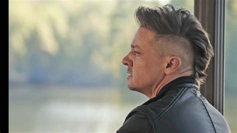 Hawkeye sports a mohawk in Avengers Endgame. Here's how to get the Mohawkeye | GQ India