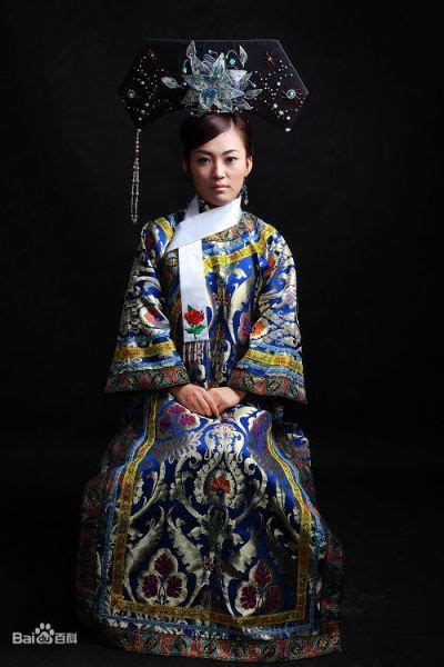 manchu people | Tumblr | Qing dynasty fashion, Qing dynasty, Chinese beauty