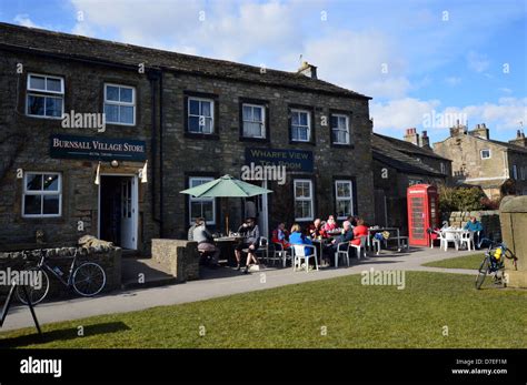 Burnsall village pub hi-res stock photography and images - Alamy