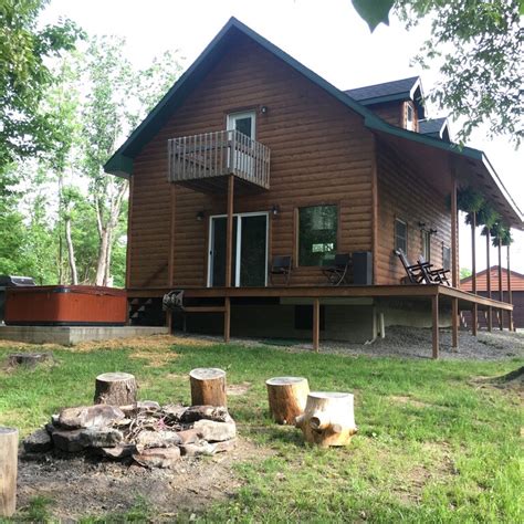 14 Best Cabins With Hot Tub In Illinois, USA - Updated 2023 | Trip101