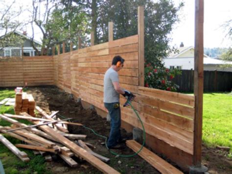 60 Cheap DIY Privacy Fence Ideas - Wartaku.net | Backyard fences ...