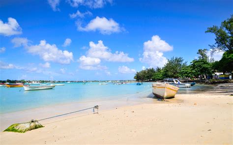 Blue Bay / Mauritius // World Beach Guide