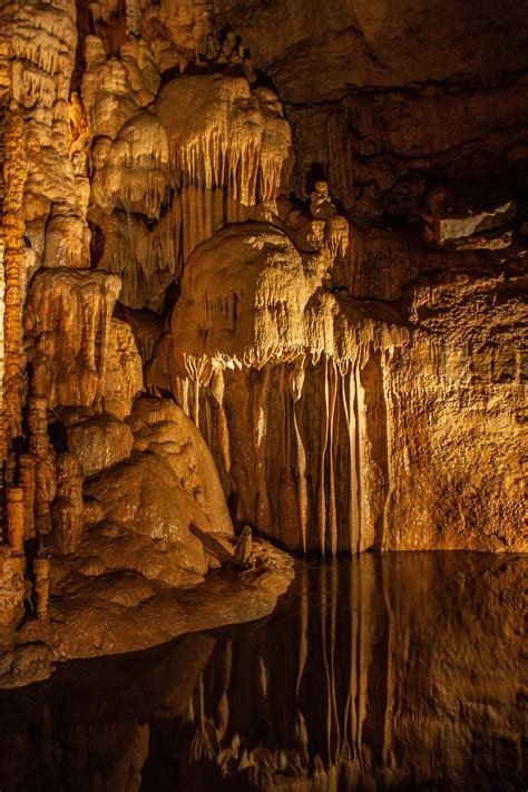 Natural Bridge Caverns in San Antonio Texas after some rain (OC - 2848x4272) https://ift.tt ...