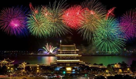 Come to China to Watch a Splendid Fireworks show