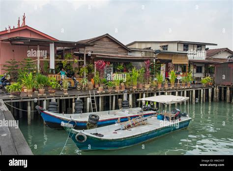 Floating Shops on Chew Jetty, Georgetown, Penang, Malaysia Stock Photo: 135904783 - Alamy