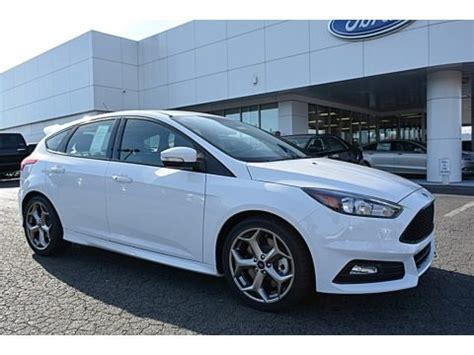 2017 Ford Focus Data, Info and Specs | GTCarLot.com