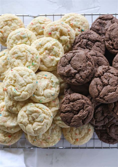 funfetti cake mix cookies with frosting - Neely Halstead