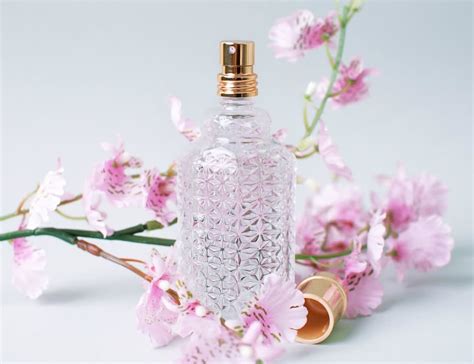 13 Floral Fragrances That Aren't Basic | Blush