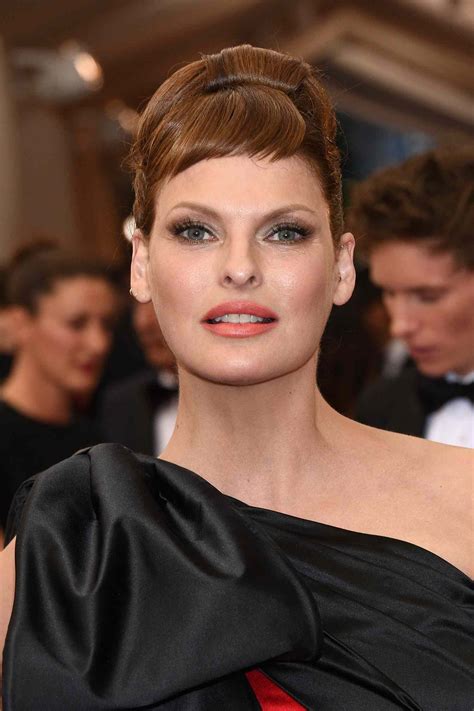 Linda Evangelista Hairstyles: Her Hair Over the Years