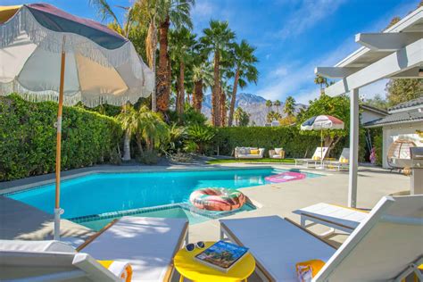 Airbnbs With Pools: Party Places You'll Want to Book This Summer ...