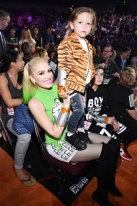 Gwen Stefani and Sons at 2017 Kids' Choice Awards | POPSUGAR Celebrity Photo 4