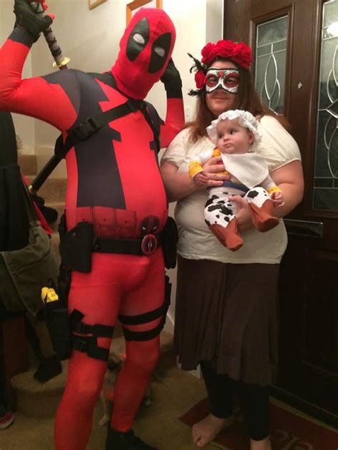 Deadpool Cosplay : r/Funnypics