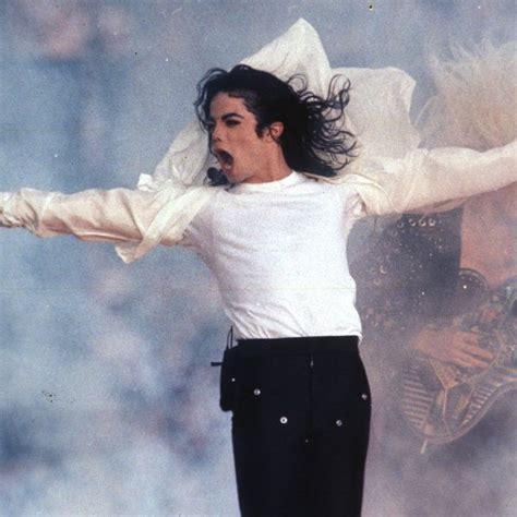 Top 10 Michael Jackson Live Performances | Michael Jackson⠀ Amino