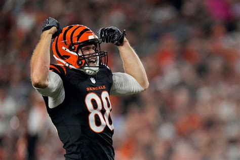 Mike Gesicki Fantasy Hub: Week 10 Injury Update, Start/Sit Advice ...