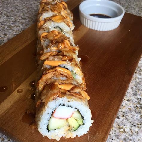 California Crunch Sushi Roll - FlyPeachPie | Sushi recipes homemade, Homemade sushi, Sushi recipes