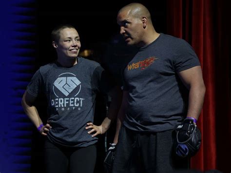 What is the age difference between Rose Namajunas and boyfriend Pat Barry?