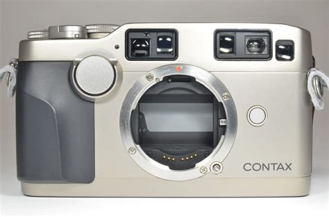 CONTAX G2 camera with Planar 45mm f2, Biogon 28mm f2.8, Sonnar 90mm f2 ...