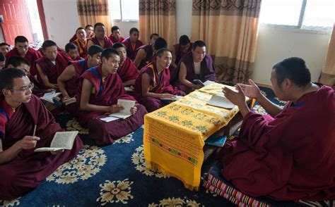 Daily life of monks in Tibetan Buddhism monastery | Tibet Travel Blog