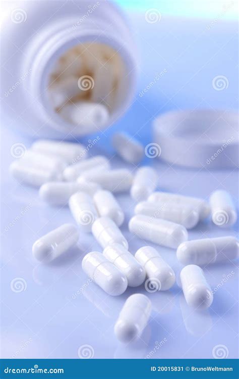 Food Supplements, capsules stock image. Image of white - 20015831