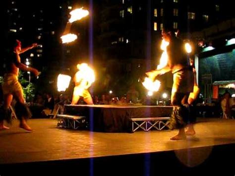 Hawaii luau fire dance - YouTube