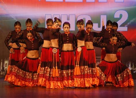 Wallpaper World: Banjara School of Dance perform belly dance in India's Got Talent Pictures