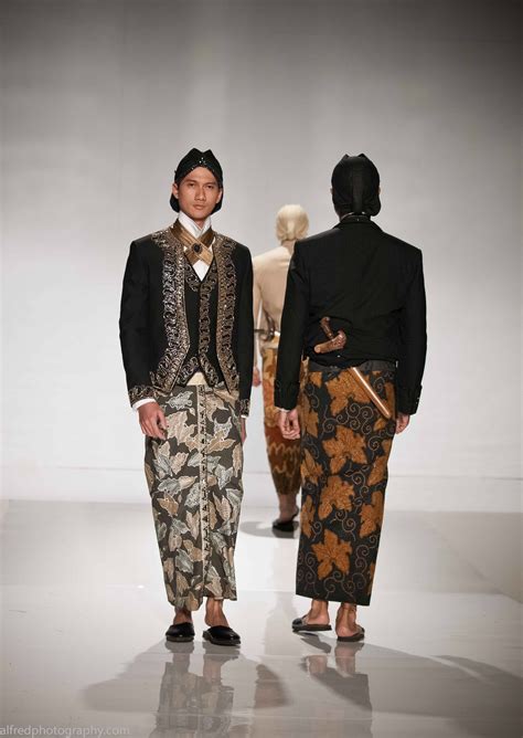 Beskap a Traditional Javanese Wedding Outfit for Man | Traditional ...