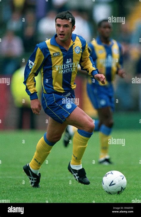 GARY SPEED LEEDS UNITED FC 02 August 1993 Stock Photo - Alamy