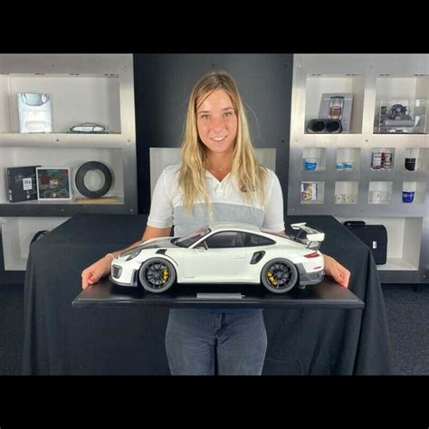 1/8 SCALE MINICHAMPS 2018 PORSCHE 911 991 GT2 RS WHITE 99 PCS. # ...