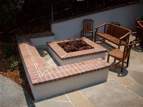 Backyard Brick Fire Pit Ideas | FIREPLACE DESIGN IDEAS