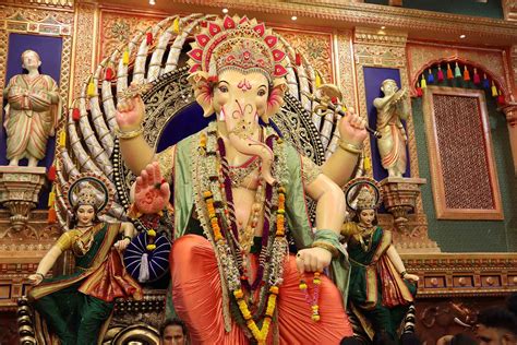 Mumbai Festival Tours - Ganpati, Navratri, Diwali, Holi Festival Tours