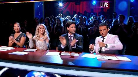 Maksim Chmerkovskiy Returns to Judge 'DWTS' Switch-Up Week - Good ...